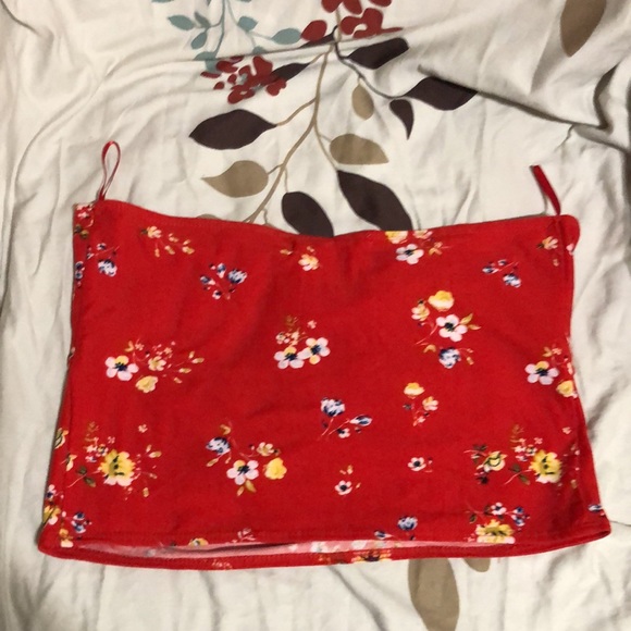 Urban heritage Red floral crop top - Picture 4 of 4